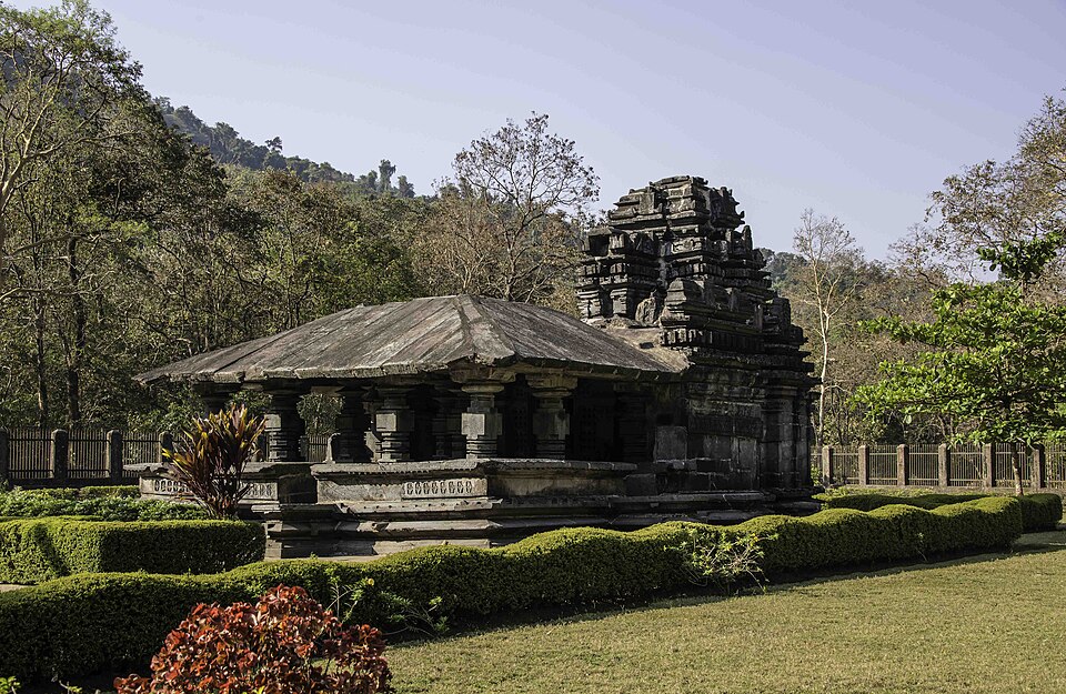 Tambdi Surla