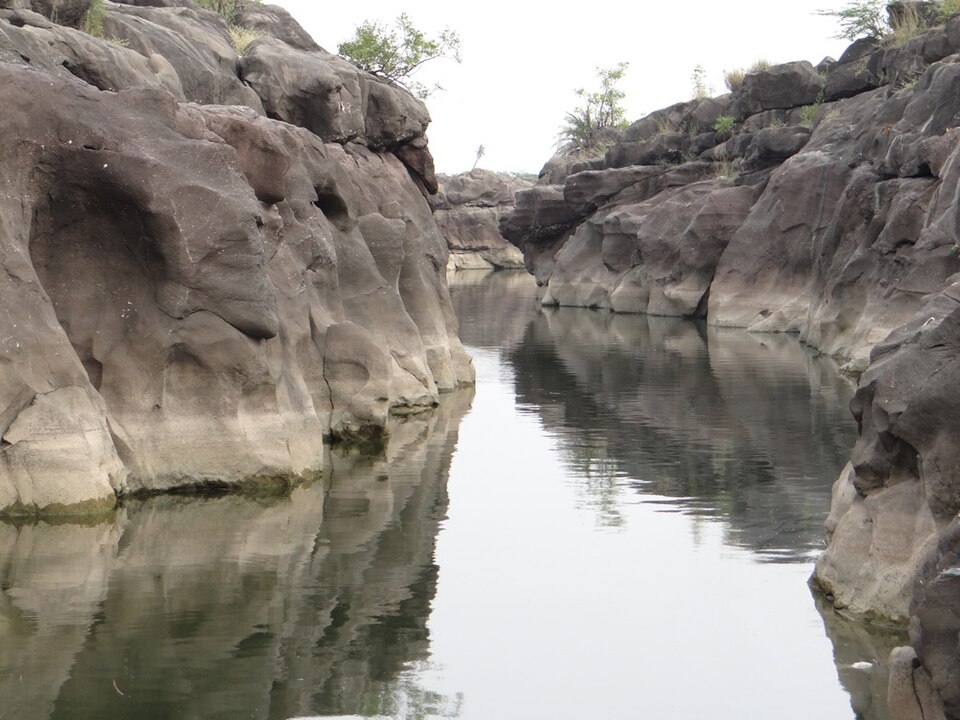 Nighoj Potholes